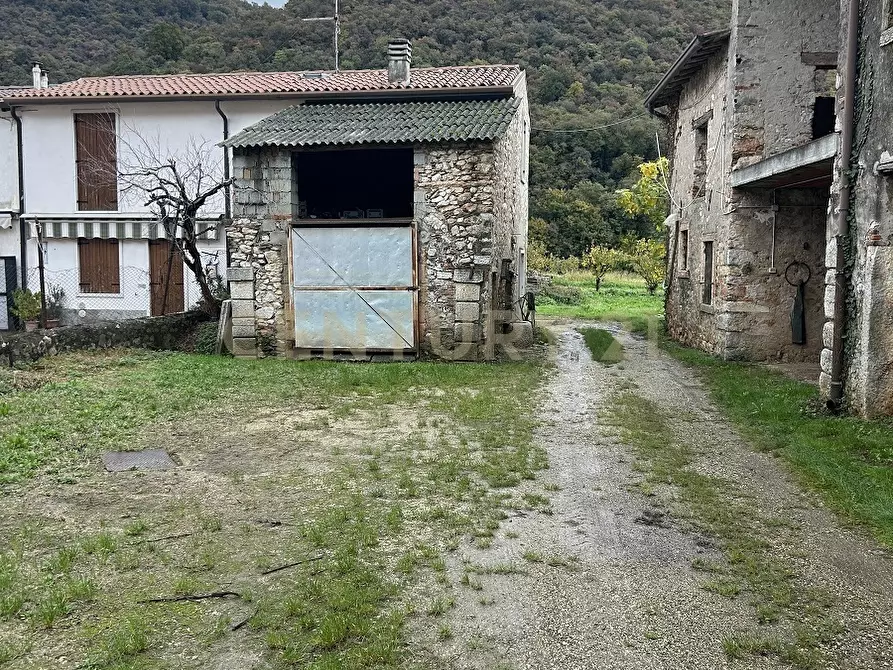 Immagine 31 di Rustico / casale in vendita  in Via Squaranto 6 a Verona