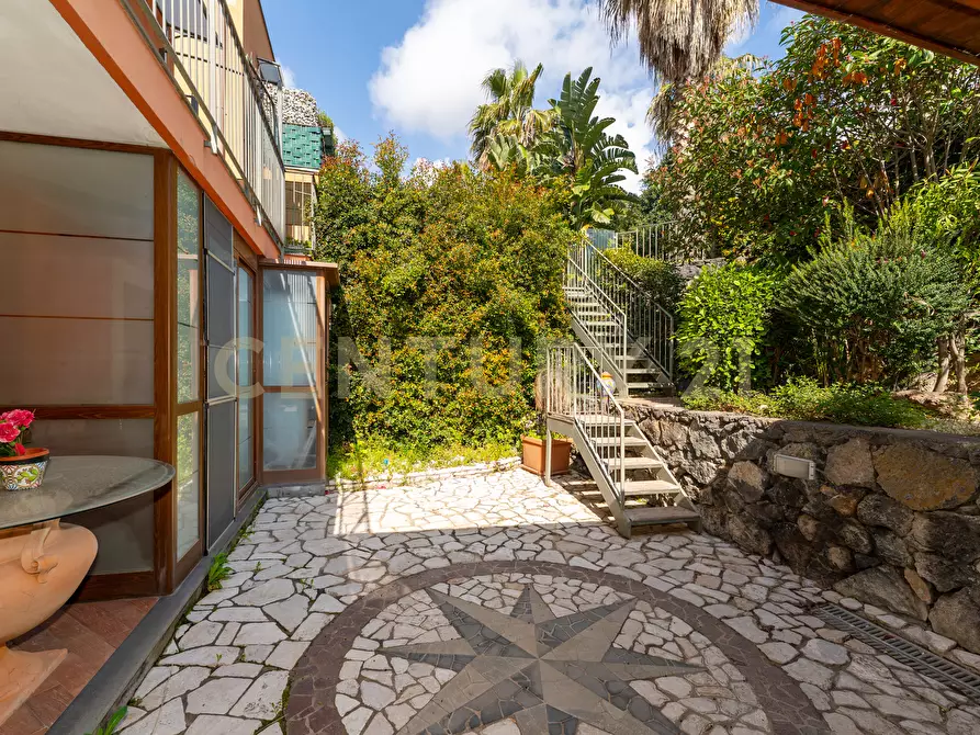 Immagine 40 di Villetta a schiera in vendita  in Via Maria Gianni 81 a Catania