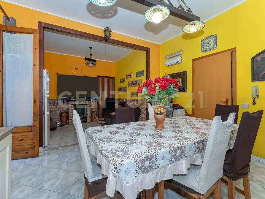 Immagine 16 di Pentalocale in vendita  in Via Antonio de Curtis 27 a Misterbianco