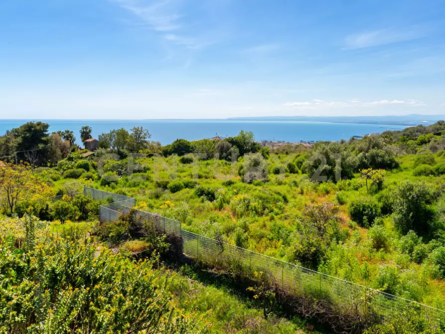 Immagine 30 di Villa in vendita  in Via Nino Martoglio S.N. a Aci Castello