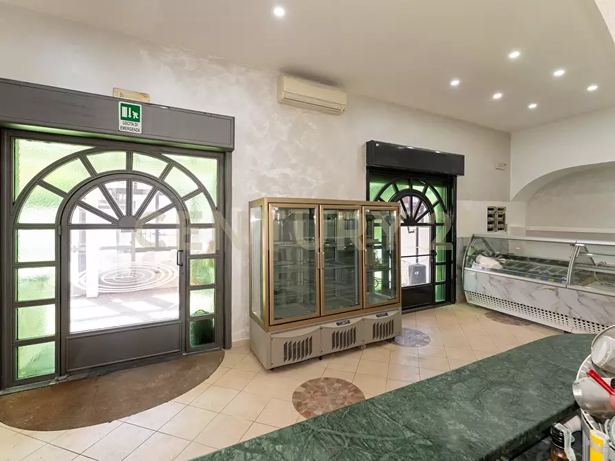 Immagine 17 di Bar / Ristorante in vendita  in Viale Papa Giovanni XXIII 46 a Camporotondo Etneo
