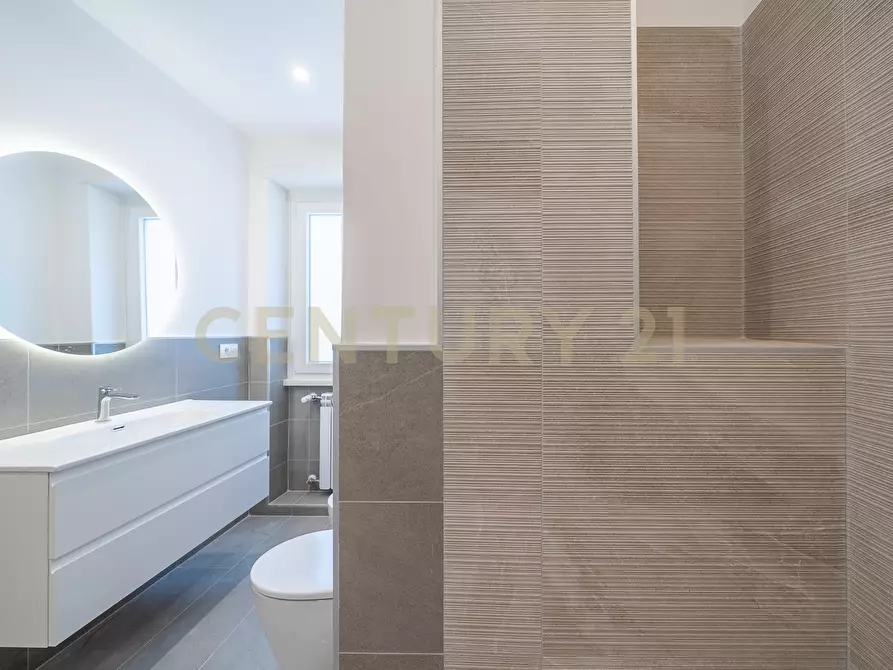 Immagine 56 di Trilocale in vendita  in Via Carlo Dossi 80 a Roma