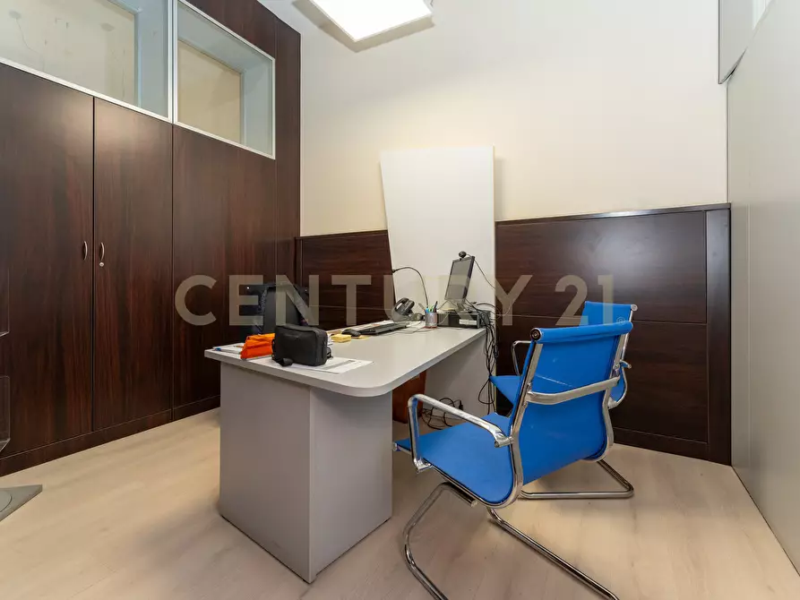 Immagine 12 di Locale commerciale in vendita  in Corso delle Province 23 a Catania