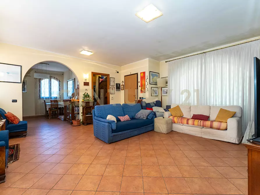 Immagine 11 di Villa in vendita  in Via Alcaloro Petrone 47 a Viagrande