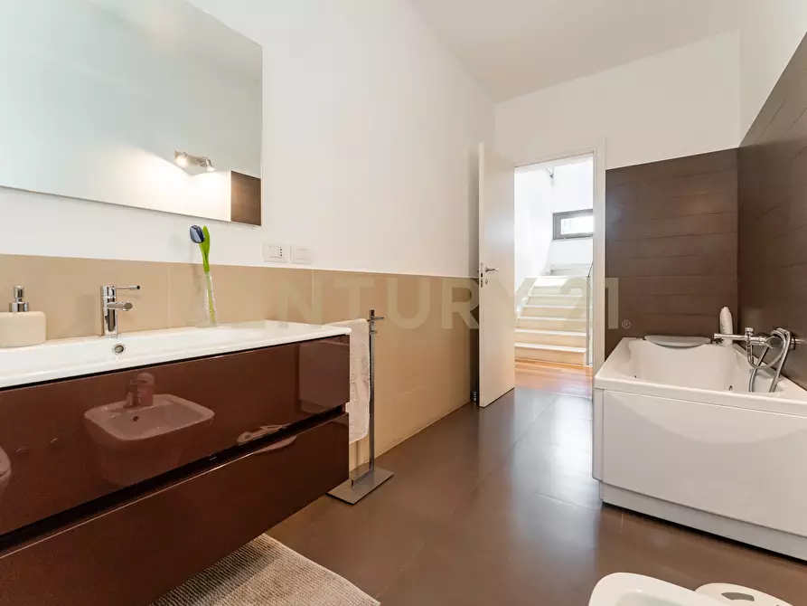 Immagine 103 di Villa in vendita  in Via Scala 58 a San Gregorio Di Catania