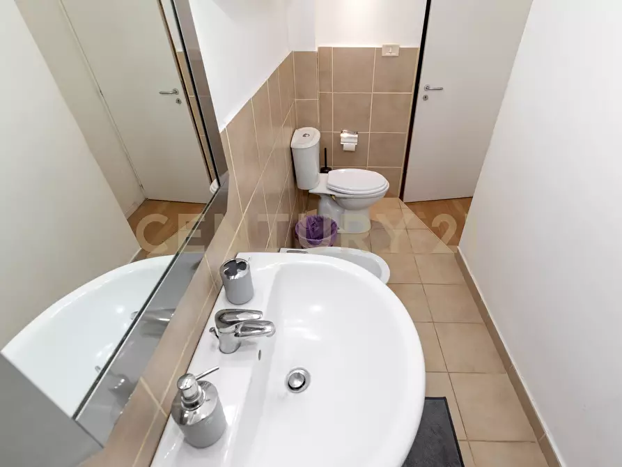 Immagine 23 di Bilocale in vendita  in Via Grimaldi 68 a Catania