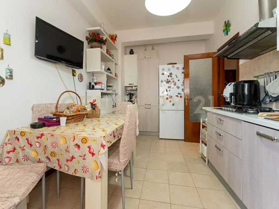 Immagine 27 di Pentalocale in vendita  in Via Cristoforo Colombo 1 a San Gregorio Di Catania