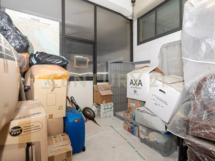 Immagine 46 di Locale commerciale in vendita  in Viale Mario Rapisardi 186 a Catania