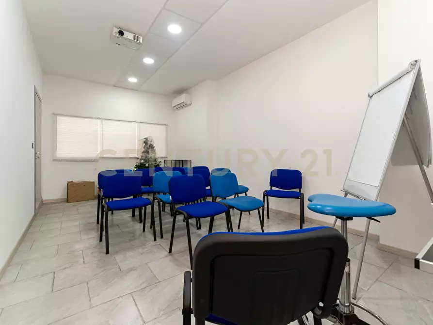 Immagine 13 di Laboratorio in vendita  in Via delle Terme 31 a Misterbianco
