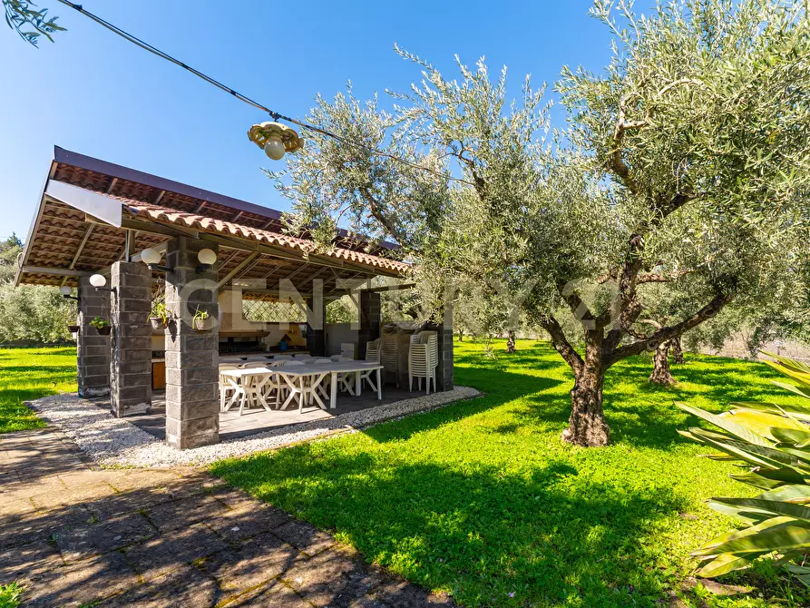 Immagine 35 di Villa in vendita  in Strada Comunale Calderara 5 a Randazzo