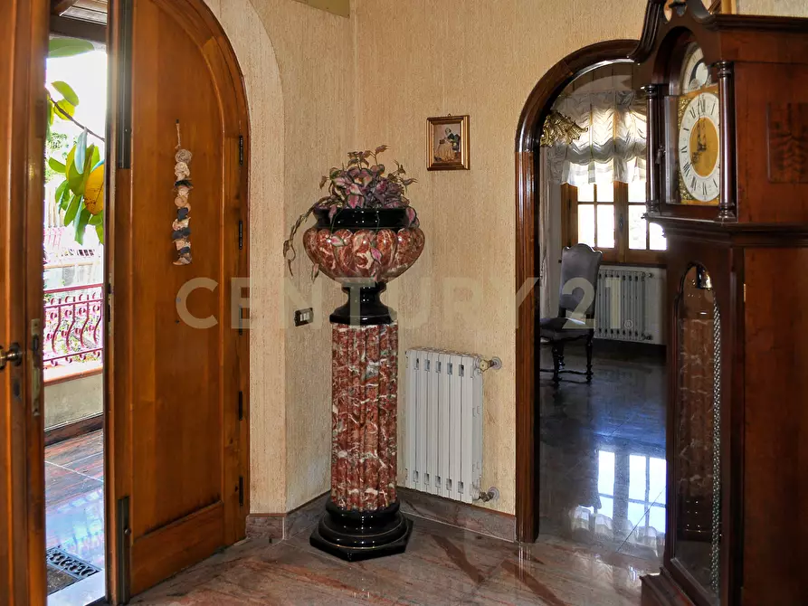 Immagine 14 di Villa in vendita  in Via Musumeci 47 a Giarre