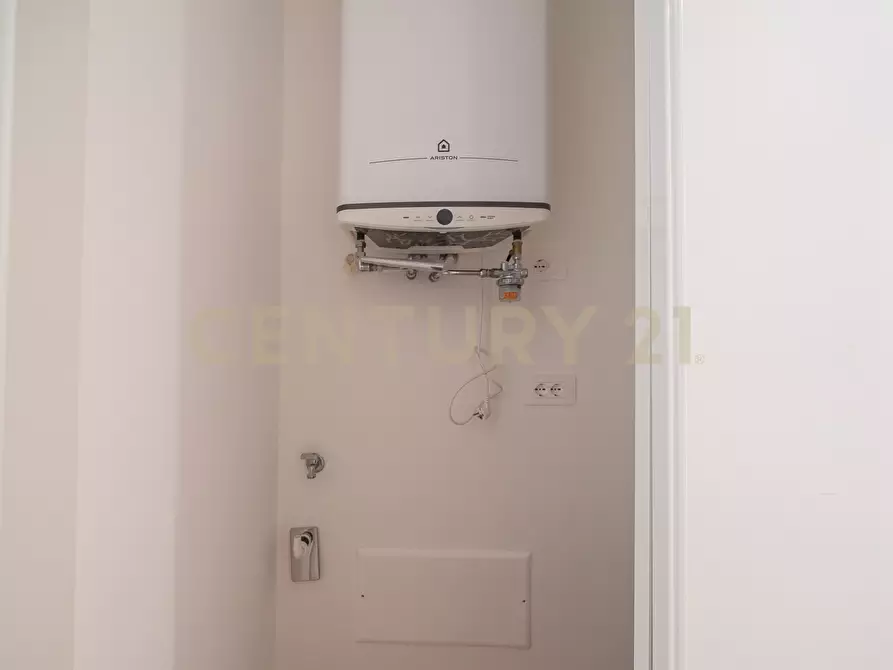 Immagine 15 di Trilocale in vendita  in Via Carlo Dossi 80 a Roma