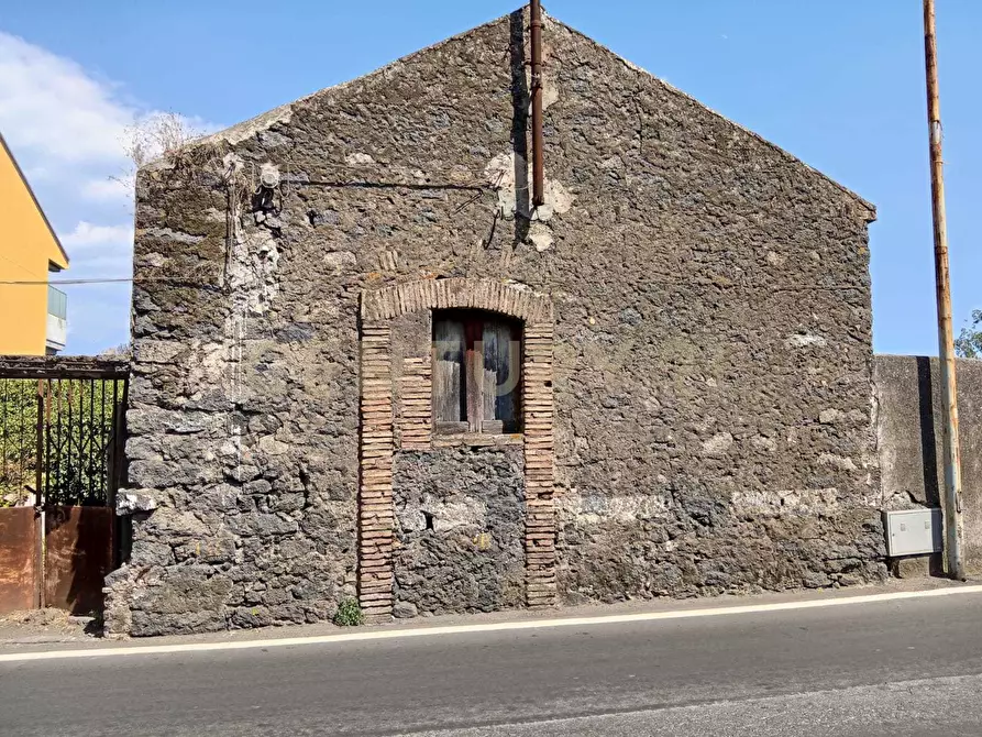 Immagine 1 di Rustico / casale in vendita  in Via Maugeri 12 a Valverde