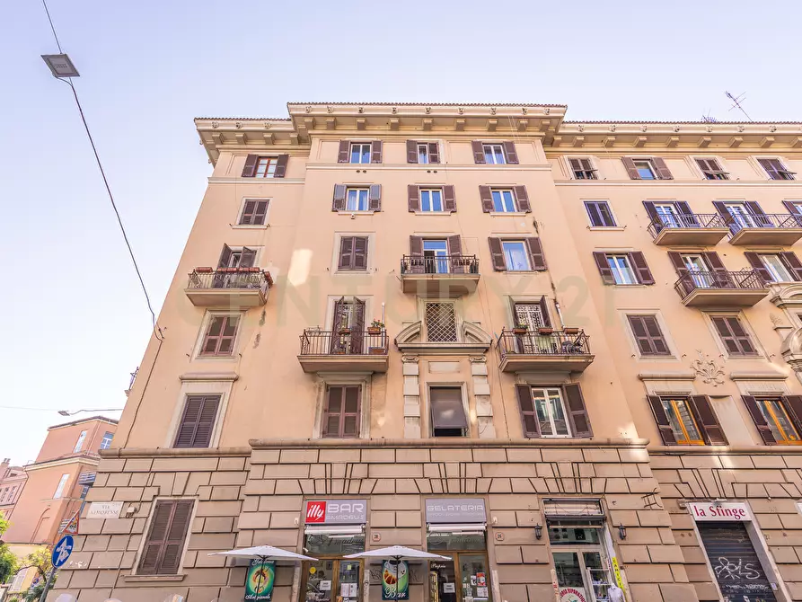 Immagine 39 di Quadrilocale in vendita  in Via Nemorense 26/28 a Roma