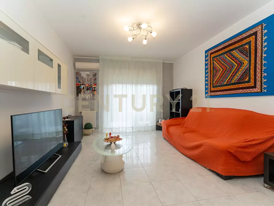 Immagine 9 di Quadrilocale in vendita  in Via Giolitti Giovanni SNC a Gravina Di Catania