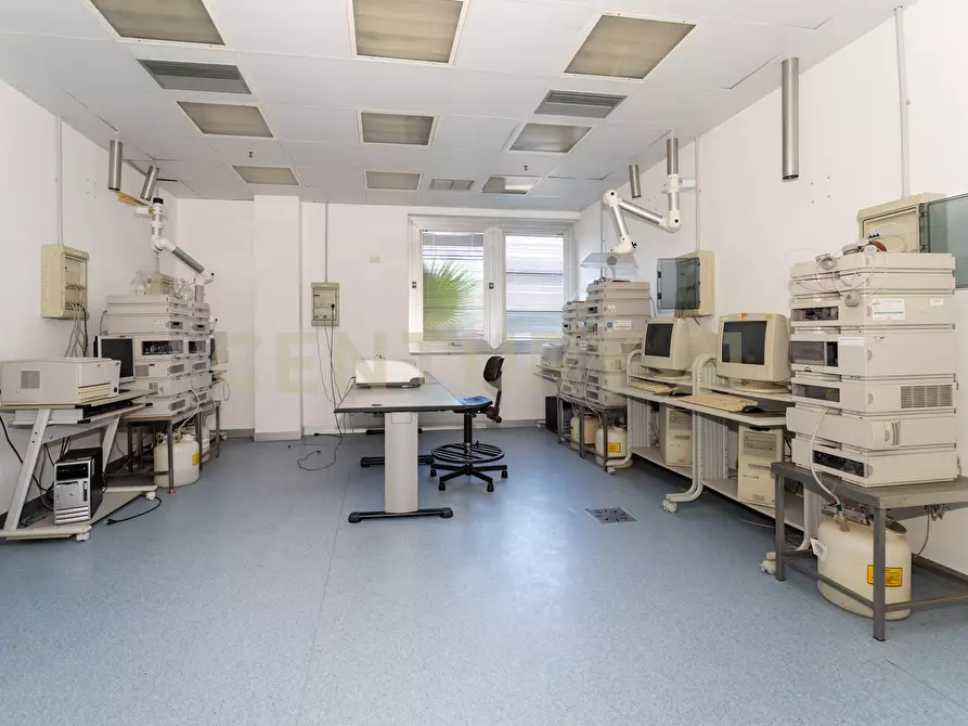 Immagine 5 di Attività artigianale in vendita  in Strada III Mimosa 14 a Catania