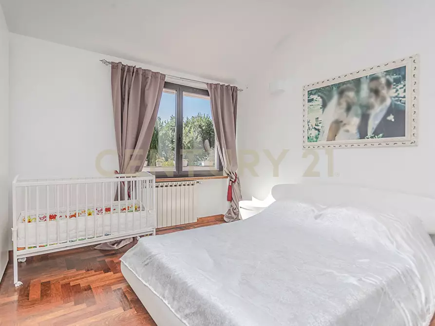 Immagine 53 di Villa in vendita  in Via Spiaggia del Lago 17b a Castel Gandolfo