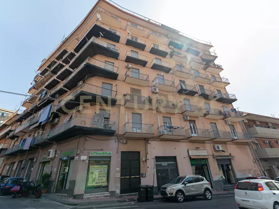 Immagine 47 di Pentalocale in vendita  in Via Salvatore Vigo 106 a Acireale
