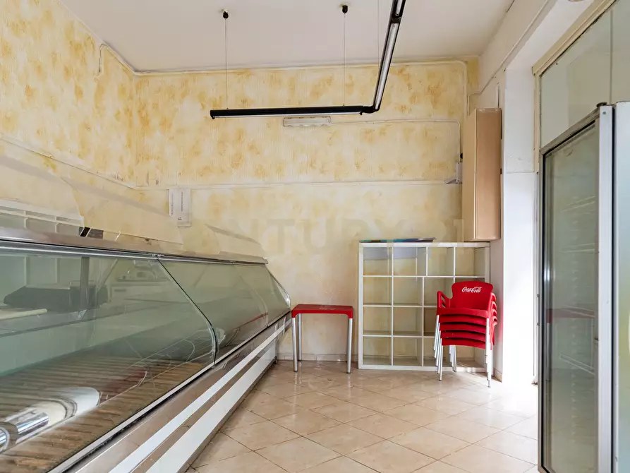 Immagine 20 di Locale commerciale in vendita  in Via Giacomo Leopardi 127 a Catania