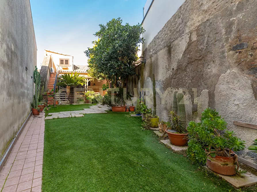 Immagine 33 di Casa indipendente in vendita  in Via Etnea 419 a Tremestieri Etneo