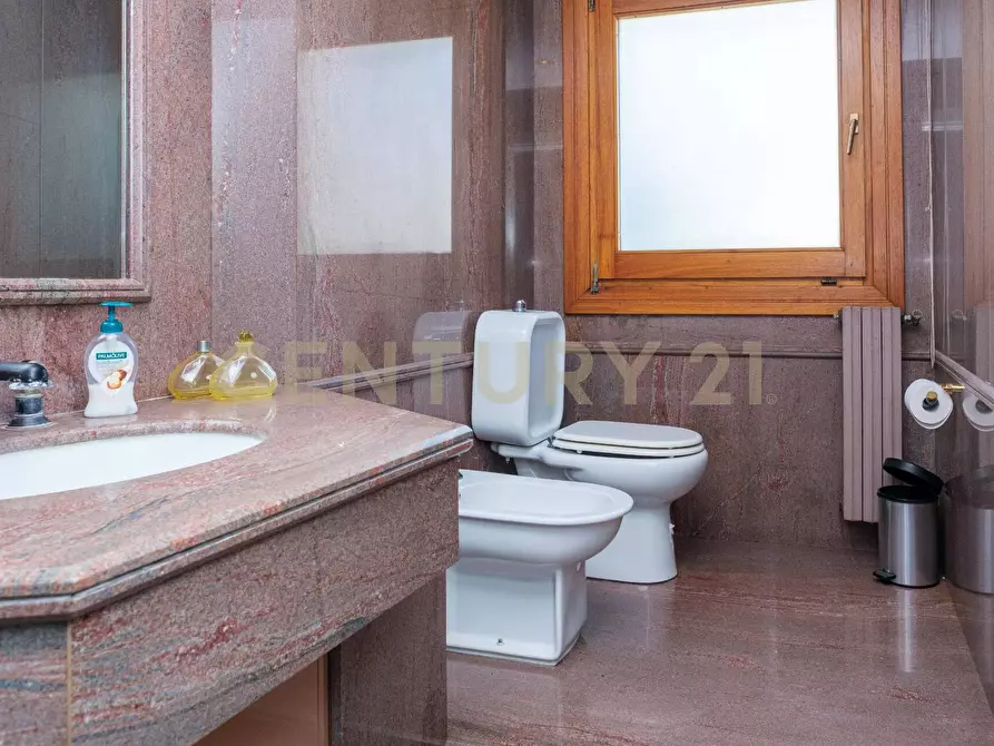 Immagine 22 di Villa in vendita  a Catania