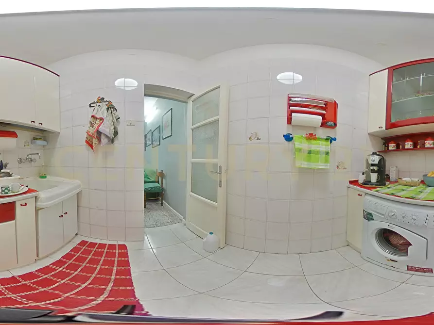 Immagine 51 di Pentalocale in vendita  in Via Mirko 12 a Catania