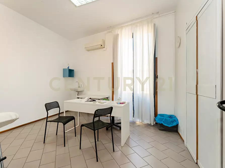 Immagine 37 di Ufficio in vendita  in Stradale Cravone 3 a Catania