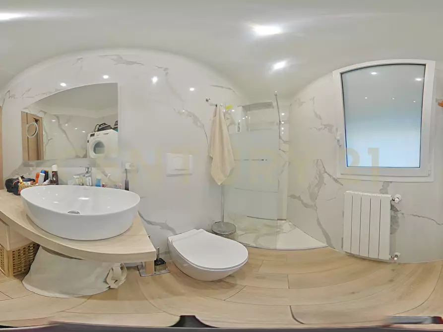 Immagine 63 di Pentalocale in vendita  in Via Lo Jacono Francesco 53 a Sant'agata Li Battiati