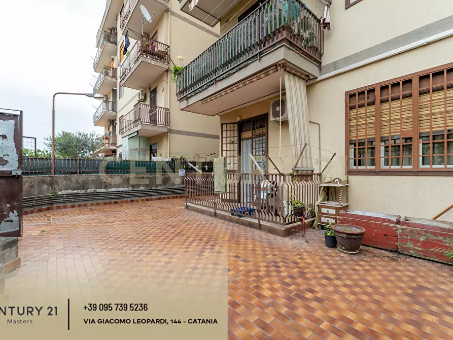 Immagine 37 di Trilocale in vendita  in Via Caduti del Lavoro 2 a Gravina Di Catania