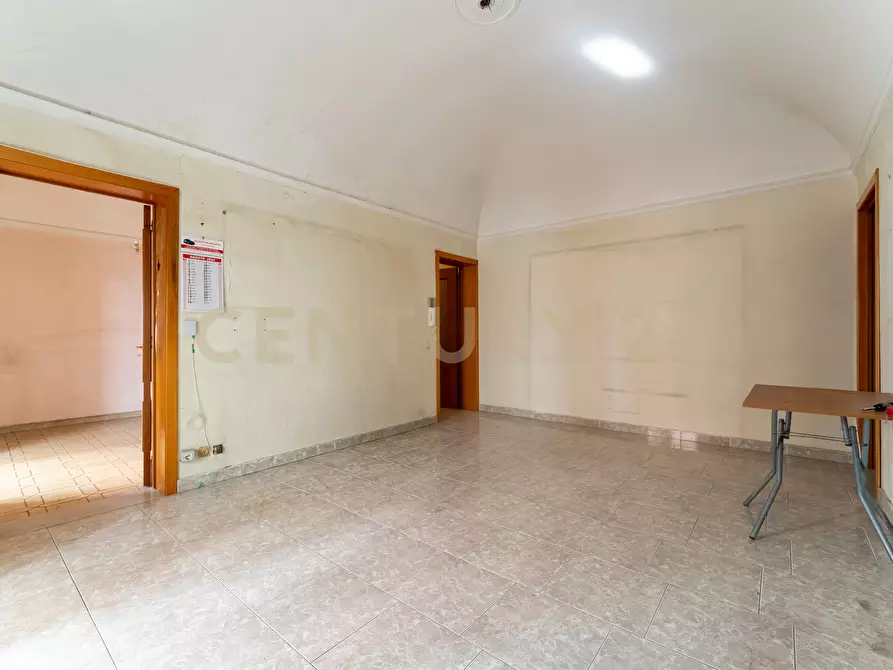 Immagine 39 di Pentalocale in vendita  in Via Giuseppe Garibaldi 179 a Catania