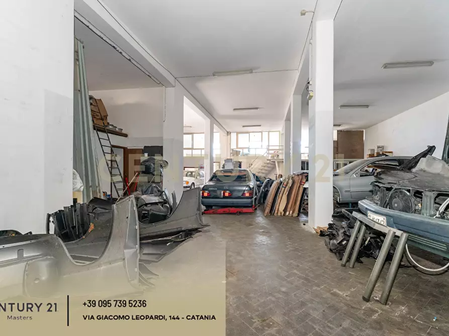 Immagine 12 di Locale commerciale in vendita  in Via Antonio Prestinenza 7 a Catania