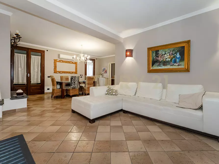 Immagine 33 di Villa in vendita  a Augusta