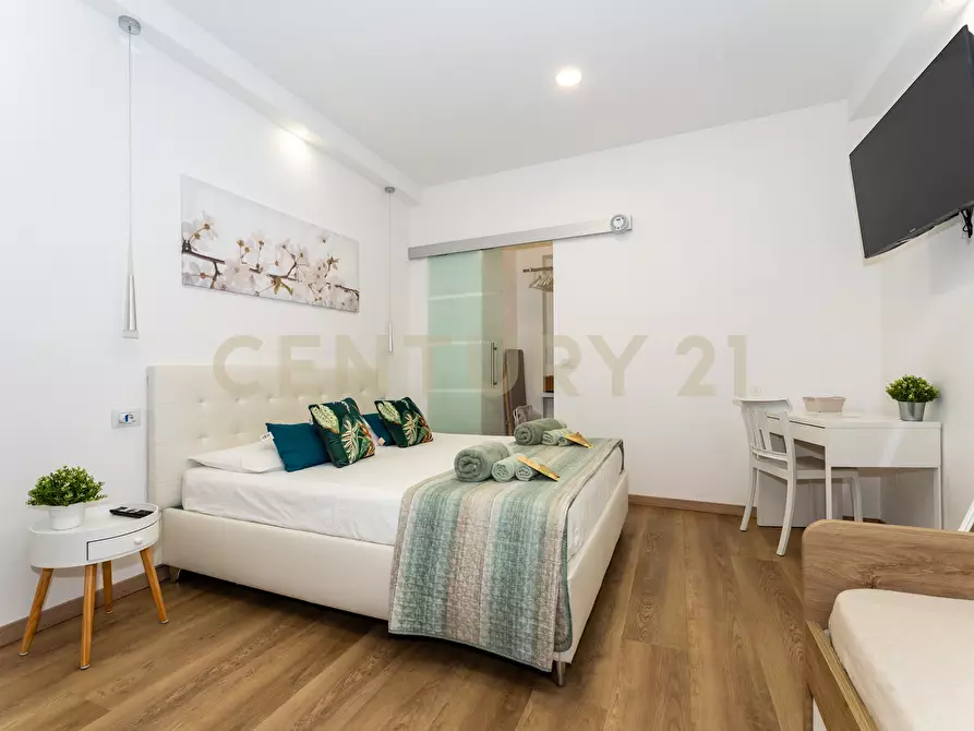 Immagine 16 di Bilocale in vendita  in Via Calì 17 a Catania