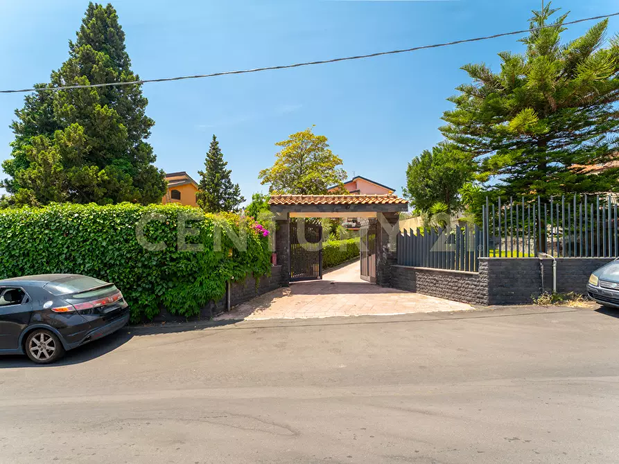 Immagine 6 di Villa in vendita  in Via Salemi 18 a Mascalucia