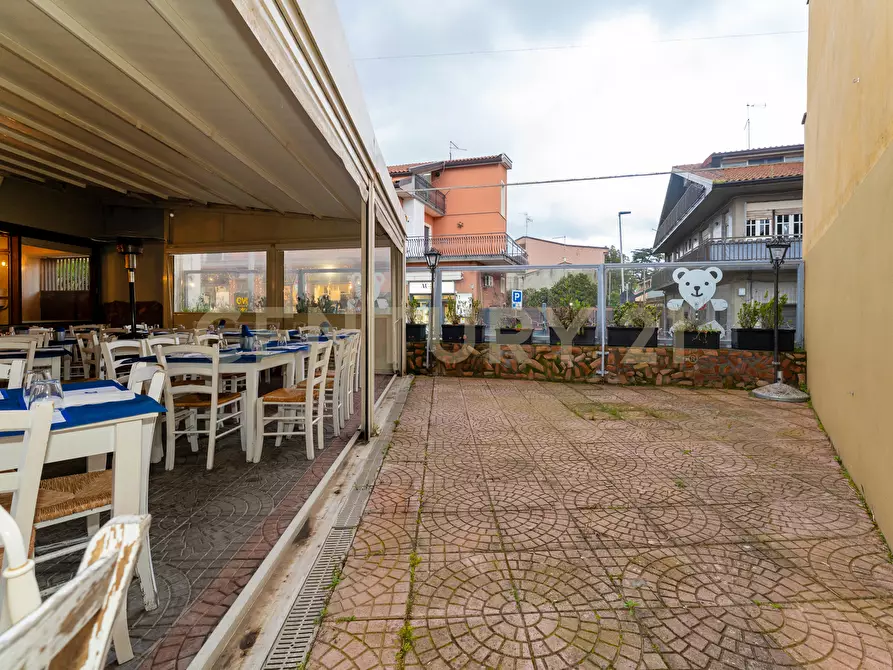 Immagine 38 di Pizzeria / Pub in vendita  in Via Umberto 80 a Sant'agata Li Battiati