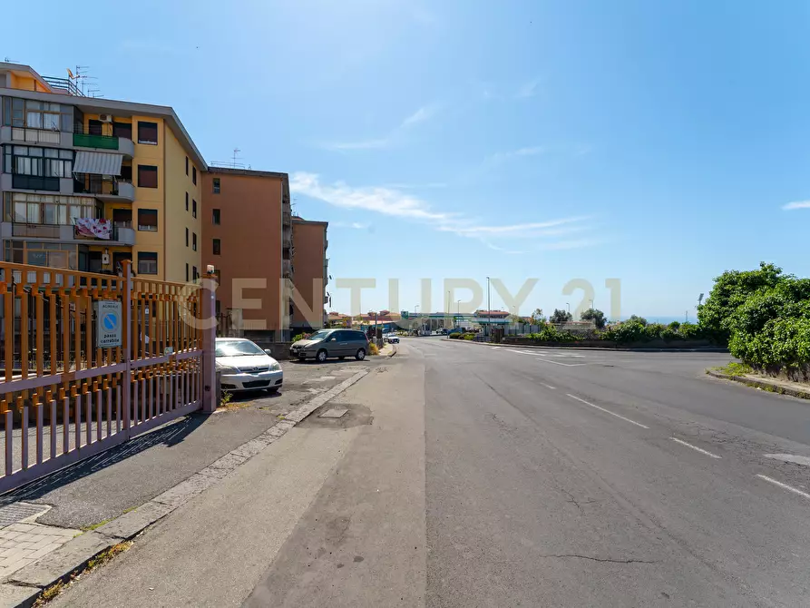 Immagine 51 di Trilocale in vendita  in Via Riccardo Wagner 50 a Acireale