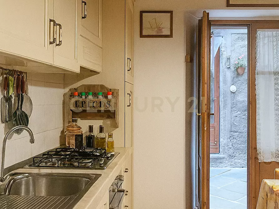 Immagine 19 di Quadrilocale in vendita  in via mazzini 2 a Abbadia San Salvatore