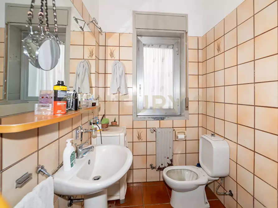 Immagine 18 di Quadrilocale in vendita  in Via Teseo a Catania