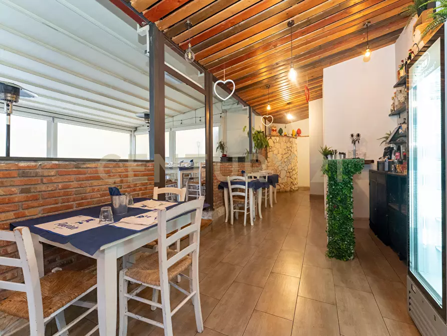 Immagine 17 di Pizzeria / Pub in vendita  in Via Umberto 80 a Sant'agata Li Battiati