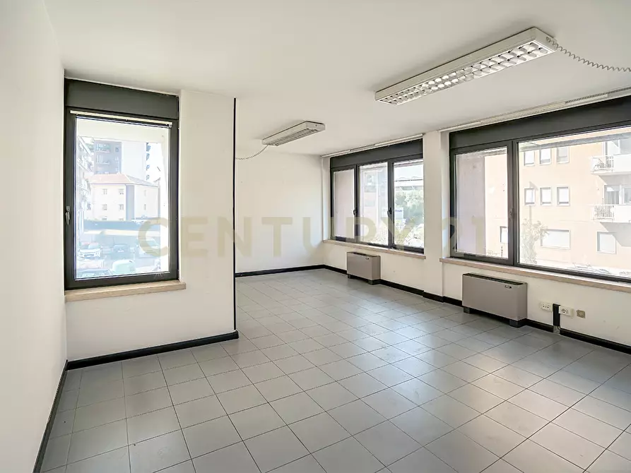 Immagine 13 di Ufficio in vendita  in Via Adriano Cristofoli 40 a Verona