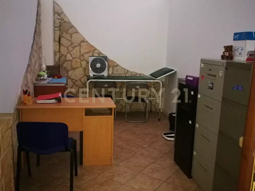 Immagine 18 di Locale commerciale in vendita  in Via Siculo Orientale 488 a Catania