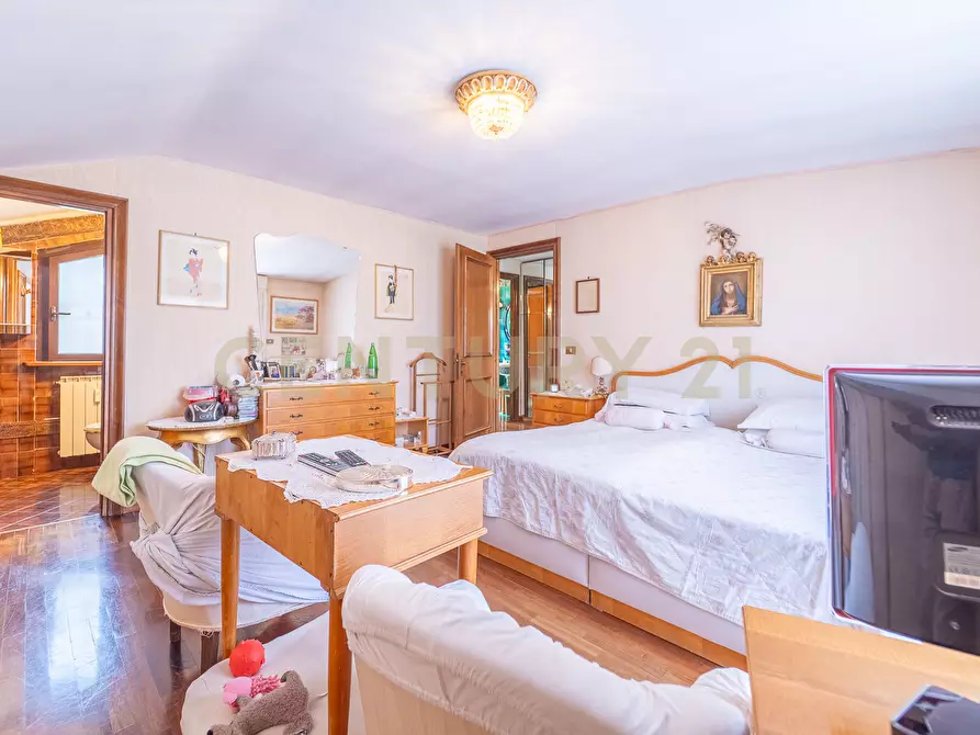 Immagine 50 di Attico in vendita  in Viale Cortina d'Ampezzo 199 a Roma