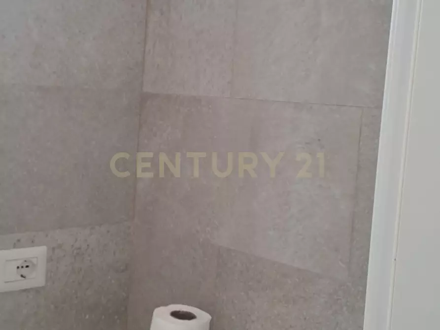 Immagine 8 di Locale commerciale in vendita  in Via Mura di Ponente 69 a Orbetello