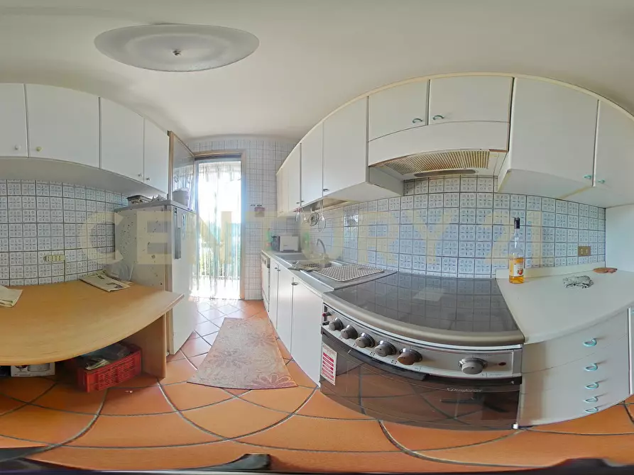 Immagine 56 di Pentalocale in vendita  in Via Vittorio Emanuele 181 a Viagrande