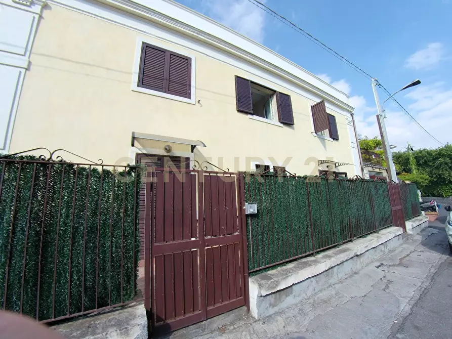 Immagine 27 di Villa in vendita  in Via Livorno 97 a Aci Castello