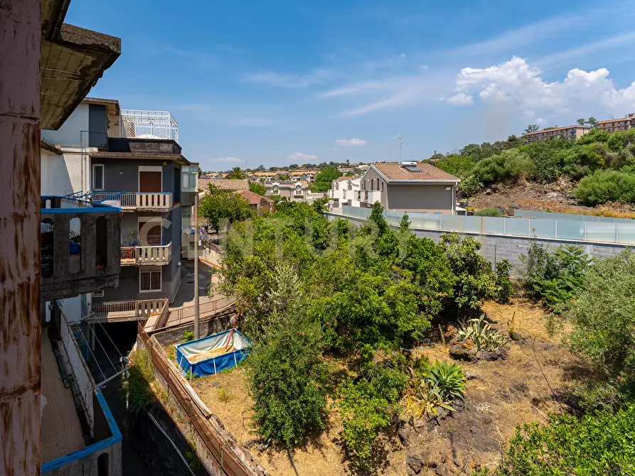 Immagine 36 di Loft/Open space in vendita  in Via Madonna delle Lacrime 64 a San Giovanni La Punta