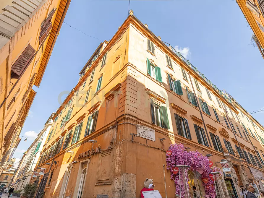 Immagine 67 di Pentalocale in vendita  in Via della Croce 71 a Roma