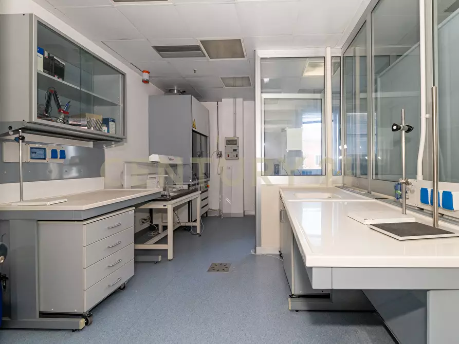 Immagine 18 di Attività artigianale in vendita  in Strada III Mimosa 14 a Catania