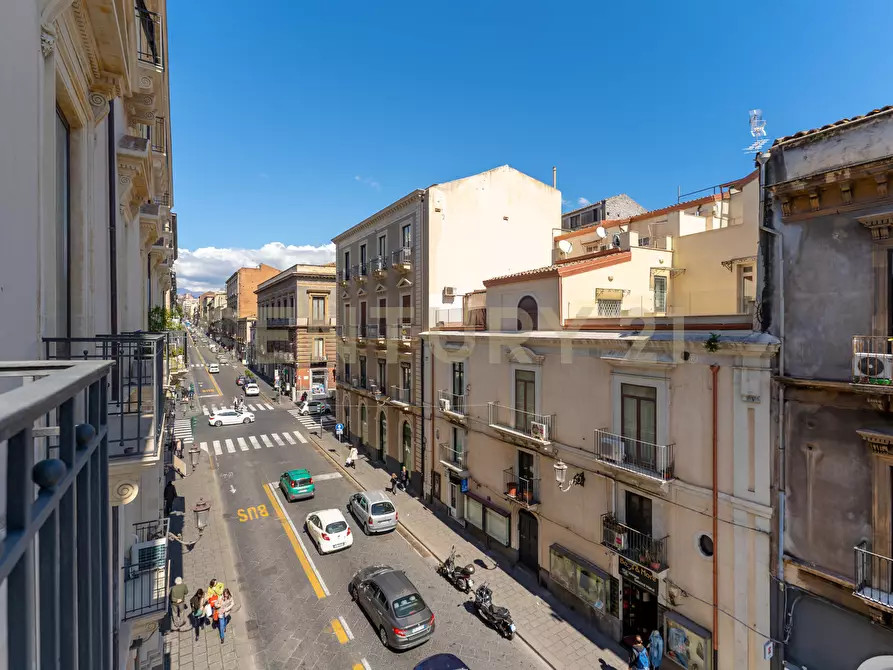 Immagine 25 di Bilocale in affitto  in Via Etnea 299 a Catania
