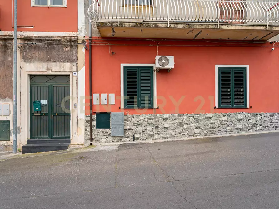 Immagine 6 di Pentalocale in vendita  in Via Crocifisso 26 a Aci Castello